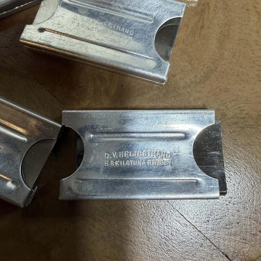 Vintage C.V. Heljestrand Safety Razor Metal Blades Travel Case Eskilstuna Sweden